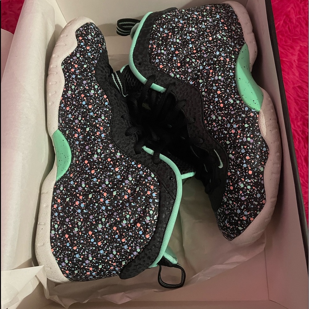 Nike little posite one qs gs size 7y easter